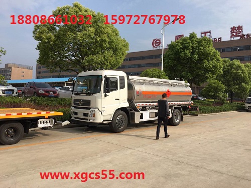 天錦油罐車
