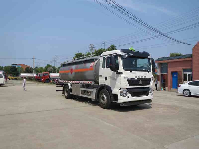 重汽單橋油罐車