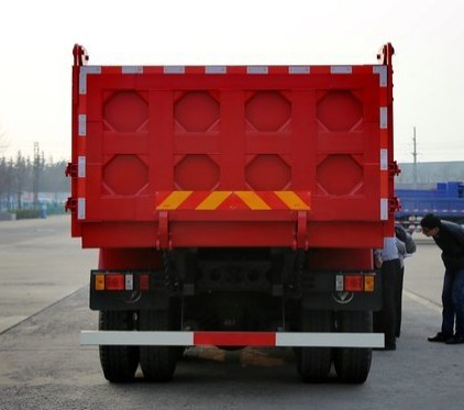 福田瑞沃Q9自卸車(chē)