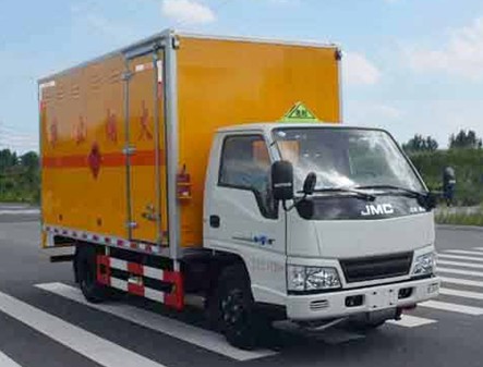江鈴順達(dá)3.15米易燃?xì)怏w廂式運(yùn)輸車