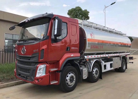 東風(fēng)柳汽小三軸鋁合金油罐車(chē)圖片 東風(fēng)柳汽小三軸鋁合金油罐車(chē)圖片