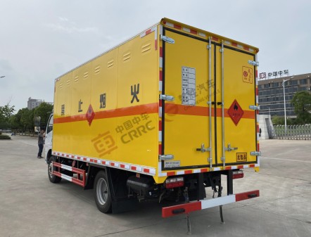 國(guó)六東風(fēng)凱普特5.15米二類易燃?xì)怏w廂式運(yùn)輸車