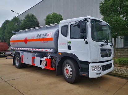 國(guó)六12噸東風(fēng)多利卡D9油罐車(chē)多方位圖片 國(guó)六12噸東風(fēng)多利卡D9油罐車(chē)多方位圖片