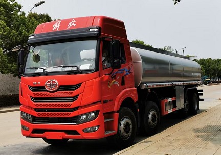 國六解放捍威前四后六普通液體運(yùn)輸車圖片 國六解放捍威前四后六普通液體運(yùn)輸車圖片