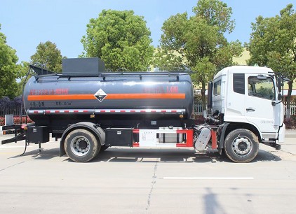 國(guó)六東風(fēng)天錦化工車(chē)圖片 國(guó)六東風(fēng)天錦化工車(chē)圖片