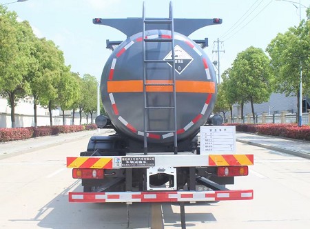 國(guó)六東風(fēng)天錦化工車(chē)圖片 國(guó)六東風(fēng)天錦化工車(chē)圖片