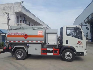 重汽小豪沃飛機(jī)加油車(chē)廠家價(jià)格