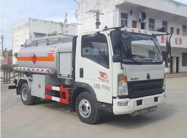 重汽小豪沃飛機(jī)加油車(chē)廠家價(jià)格