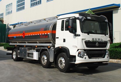 國(guó)六重汽豪沃24.3方油罐車(chē) 國(guó)六重汽豪沃24.3方油罐車(chē)