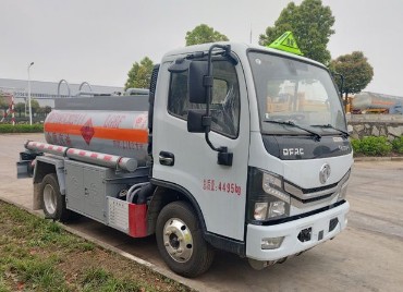 國(guó)六東風(fēng)多利卡藍(lán)牌加油車/運(yùn)油車