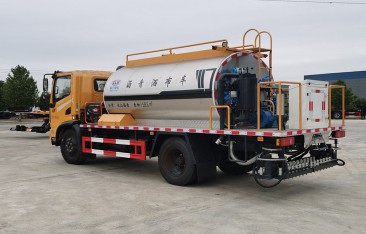 6.5噸東風(fēng)華神T3普通型瀝青灑布車(chē) 6.5噸東風(fēng)華神T3普通型瀝青灑布車(chē)