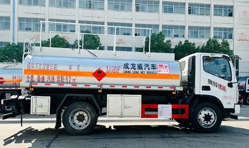 福田奧鈴捷運(yùn)8.2方油罐車