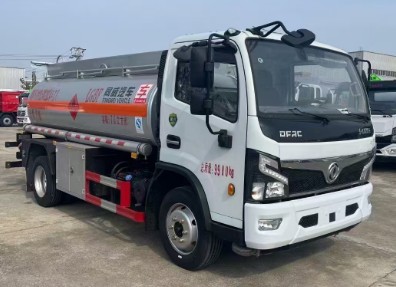 東風(fēng)福瑞卡六噸王油罐車_東風(fēng)福瑞卡山區(qū)重載版油罐車