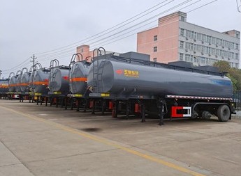 普貨襯塑半掛罐式車,特運牌DTA9403GGY型半掛供液車,DTA9401GGS型供水半掛車