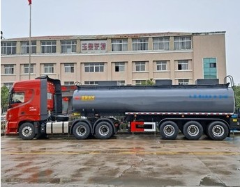 普貨襯塑半掛罐式車,特運牌DTA9403GGY型半掛供液車,DTA9401GGS型供水半掛車